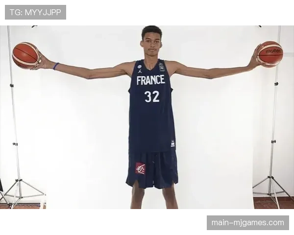 特写：维克托·文班亚马的防守影响力，对手在其面前命中率下降12%