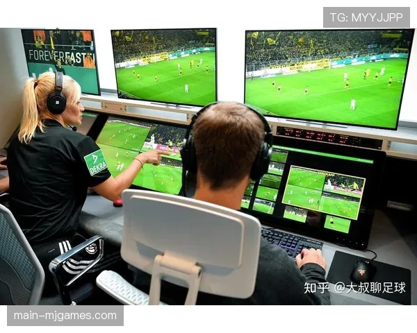 焦点：VAR操作室首次对记者开放，展示多机位同步追踪与越位线生成过程