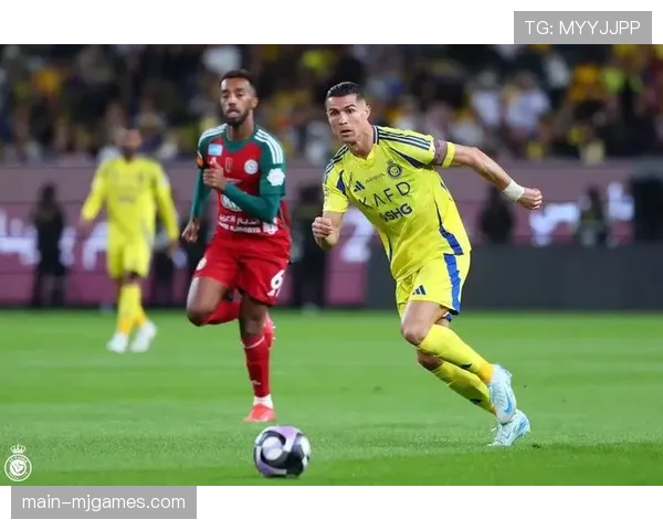 终场哨响，AC米兰主帅阿莱格里神情凝重，坦言球队已退出争冠行列